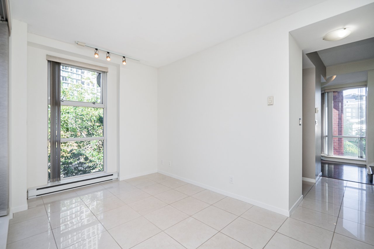 2 Bedroom Townhouse for Rent - 1077 Marinaside Cres, Vancouver, BC 4
