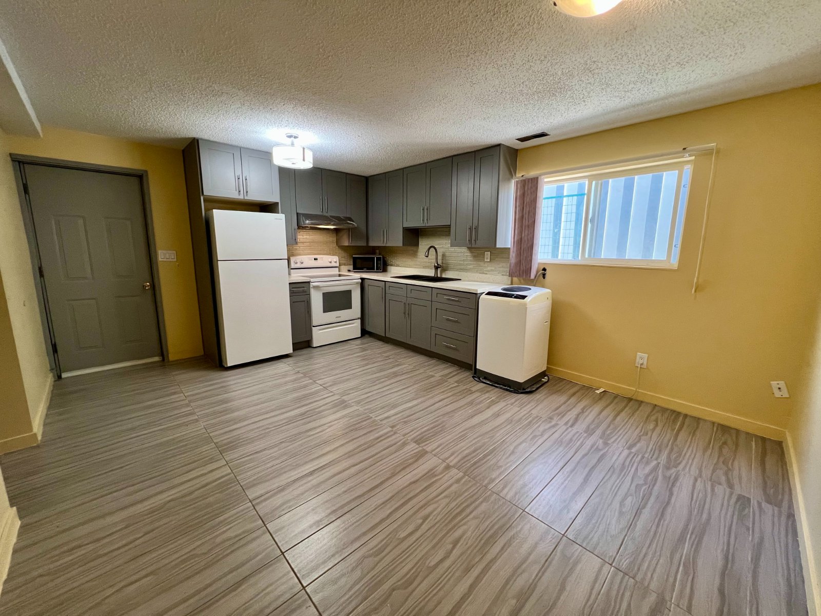 2 Bedroom House for Rent - Grant St, Vancouver, BC 3
