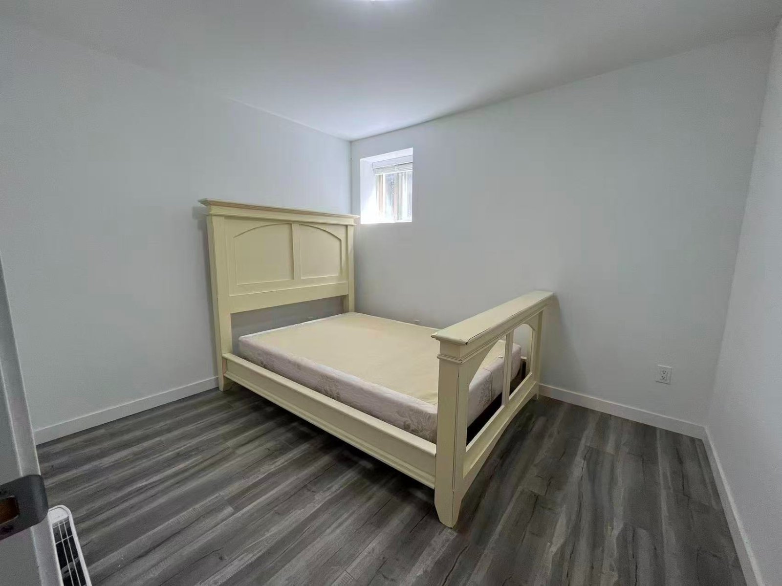 2 Bedroom Basement Suite for Rent - 26 Ave, Surrey, BC 3