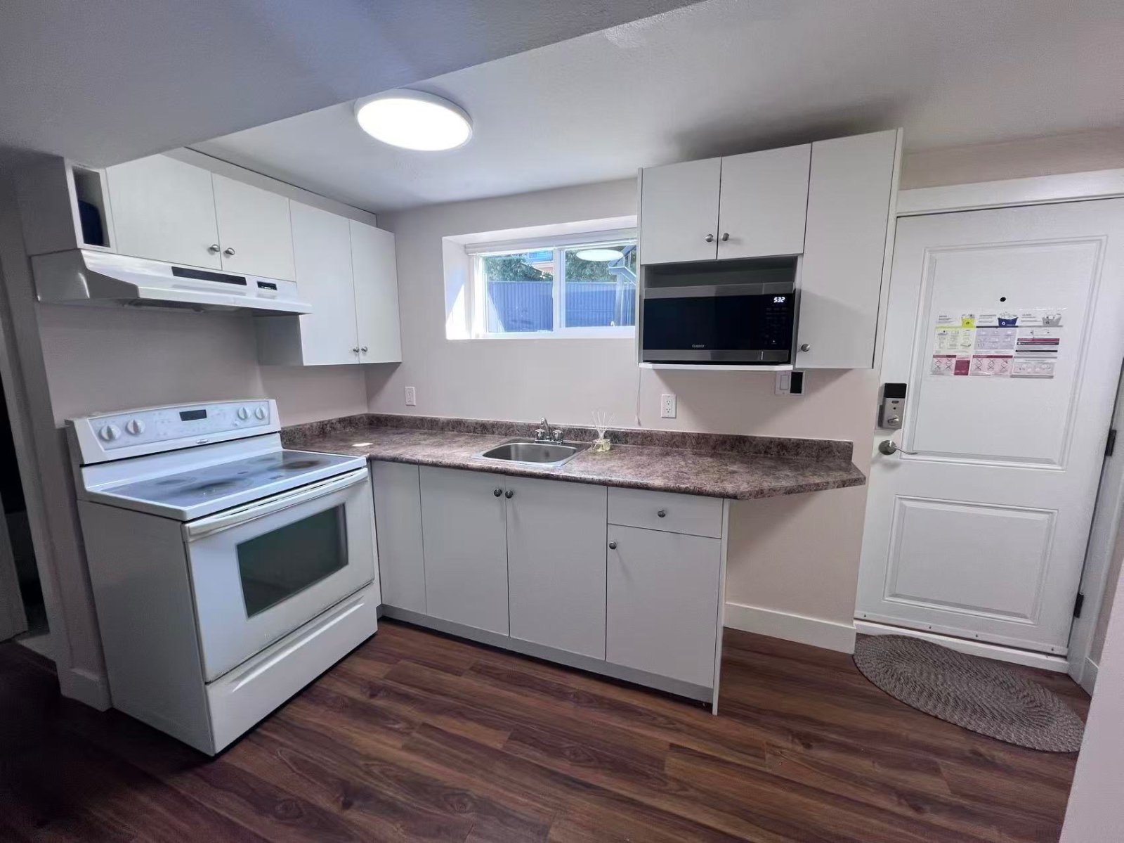 Room in House for Rent - Boundary Rd, Burnaby, BC 3