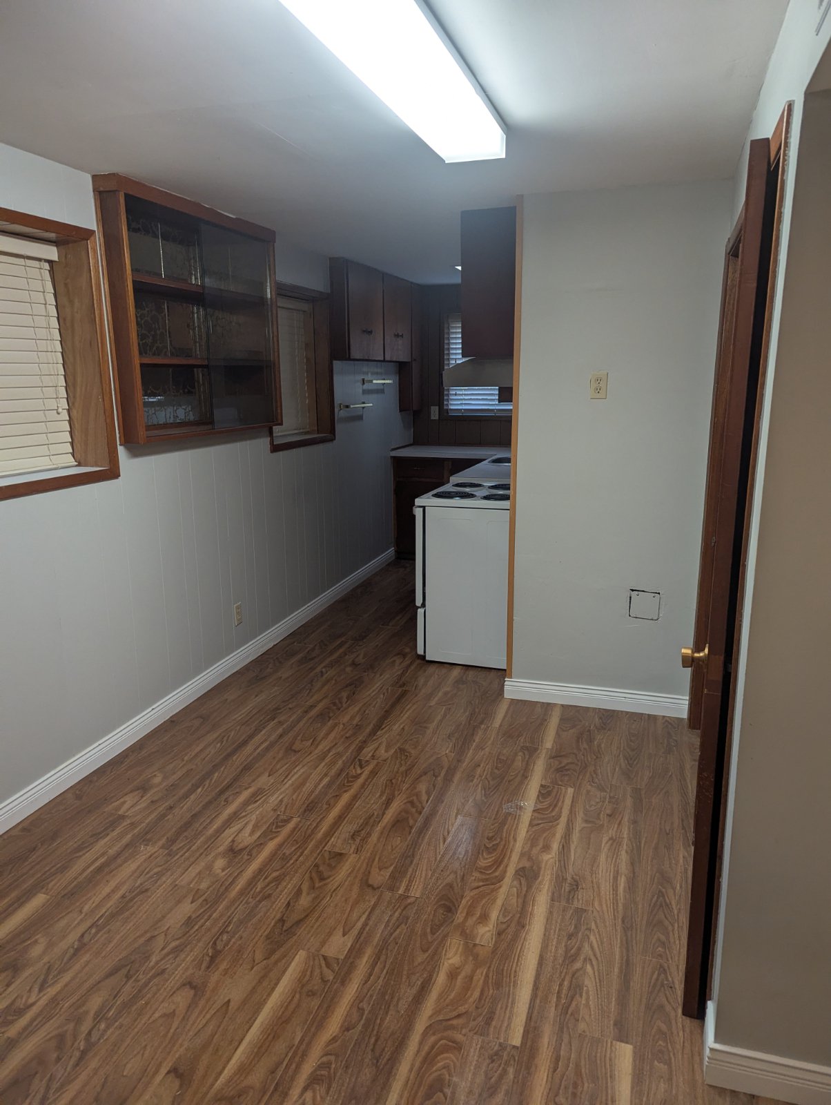 2 Bedroom Private Suite for Rent - Moss St, Vancouver, BC 2