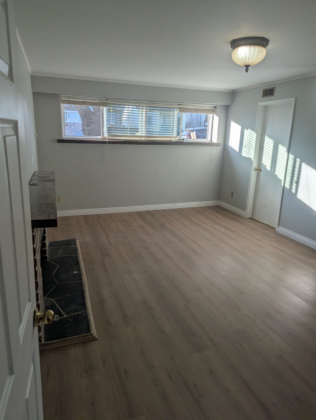 2 Bedroom Private Suite for Rent - Moss St, Vancouver, BC 4