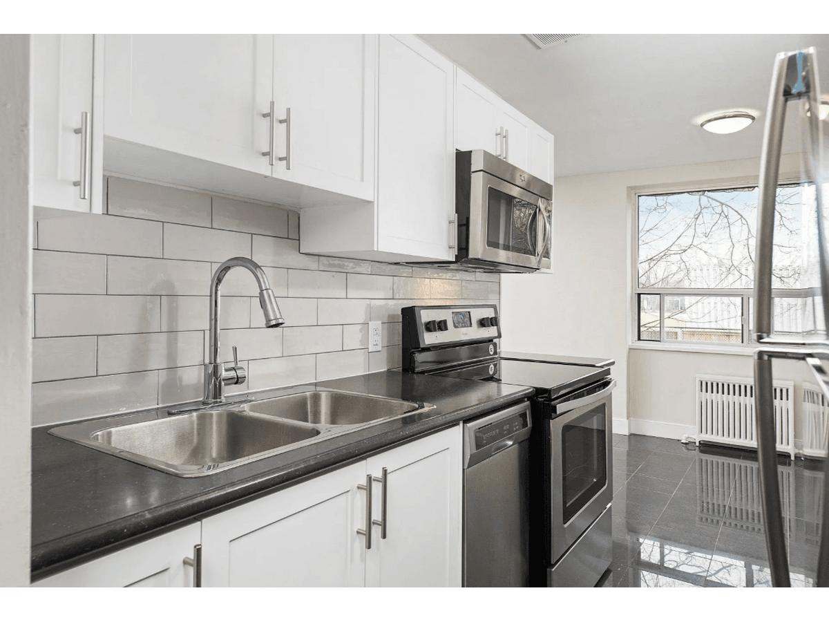 2 Bedroom Apartment for Rent - 200 Ridley Boulevard, Toronto, ON 2