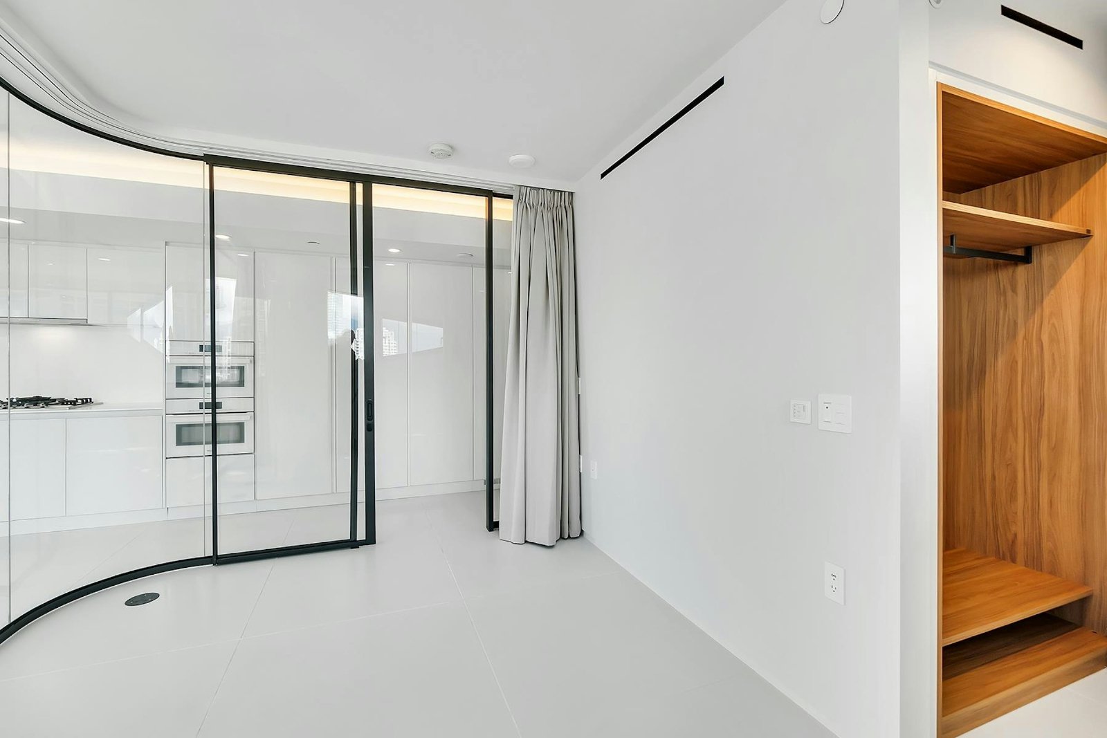 2 Bedroom Apartment for Rent - 1033 Nelson St, Vancouver, BC 3