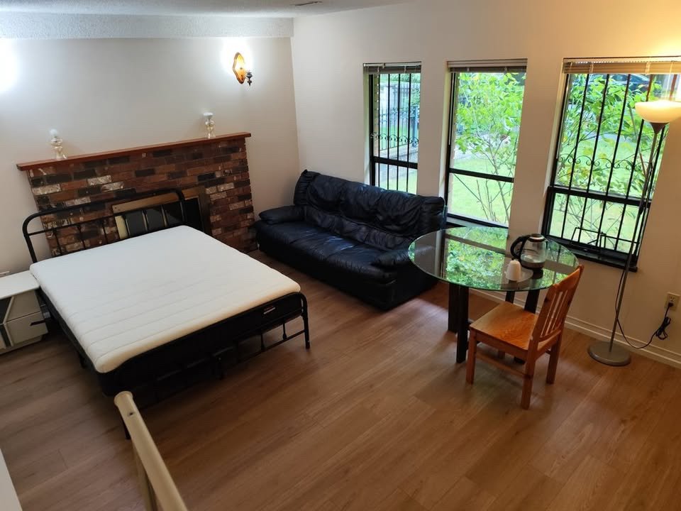 Room in House for Rent - Quebec St, Vancouver, BC 2