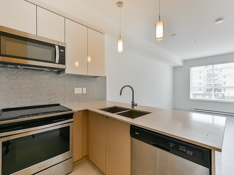 2 Bedroom Apartment for Rent - 19567 64 Ave, Surrey, BC 2