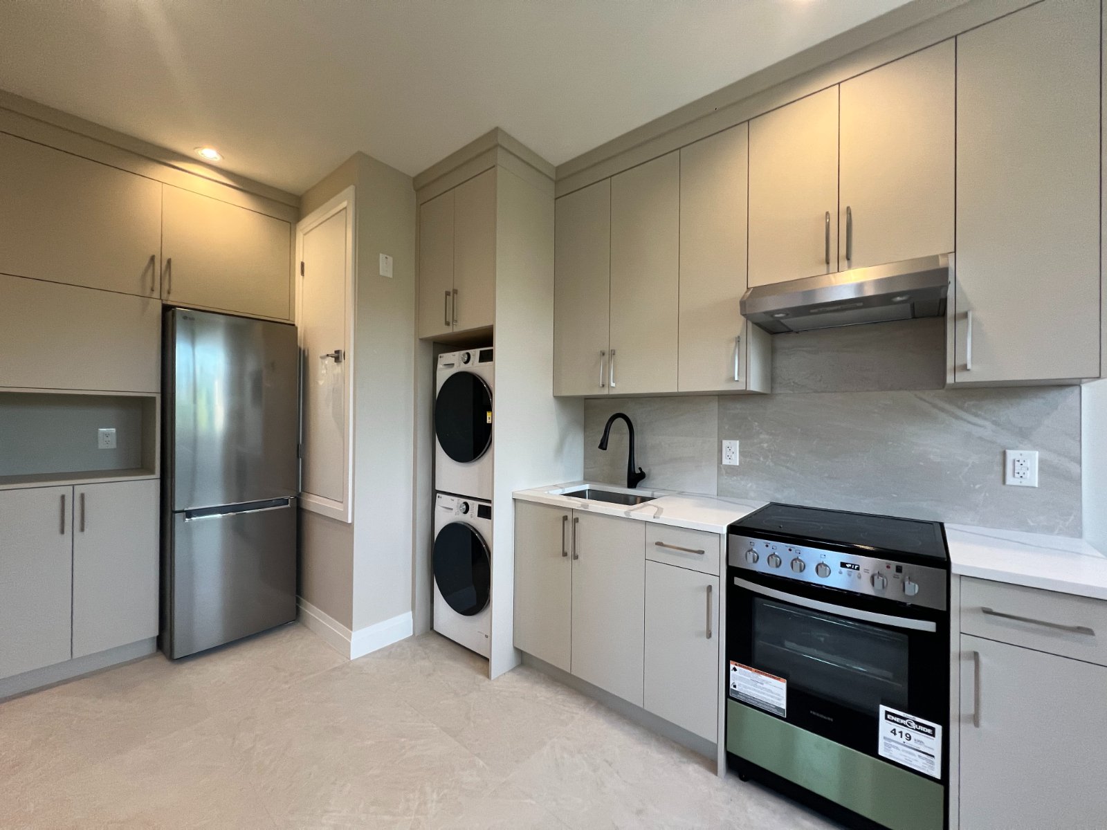 2 Bedroom Apartment for Rent - 2793 W 23rd Ave, Vancouver, BC 2