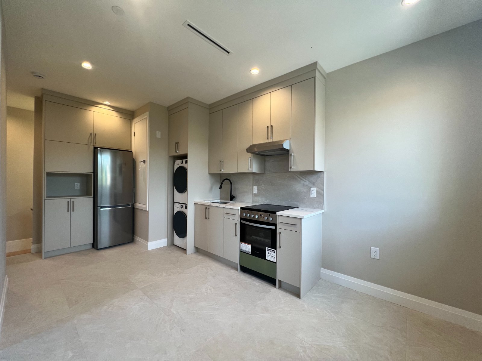 2 Bedroom Apartment for Rent - 2793 W 23rd Ave, Vancouver, BC 3