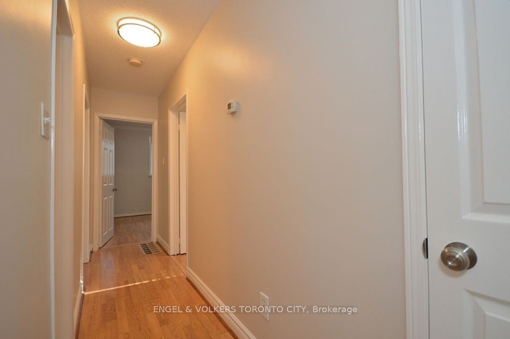 3 Bedroom House for Rent - Cherrywood Dr, Newmarket, ON 2