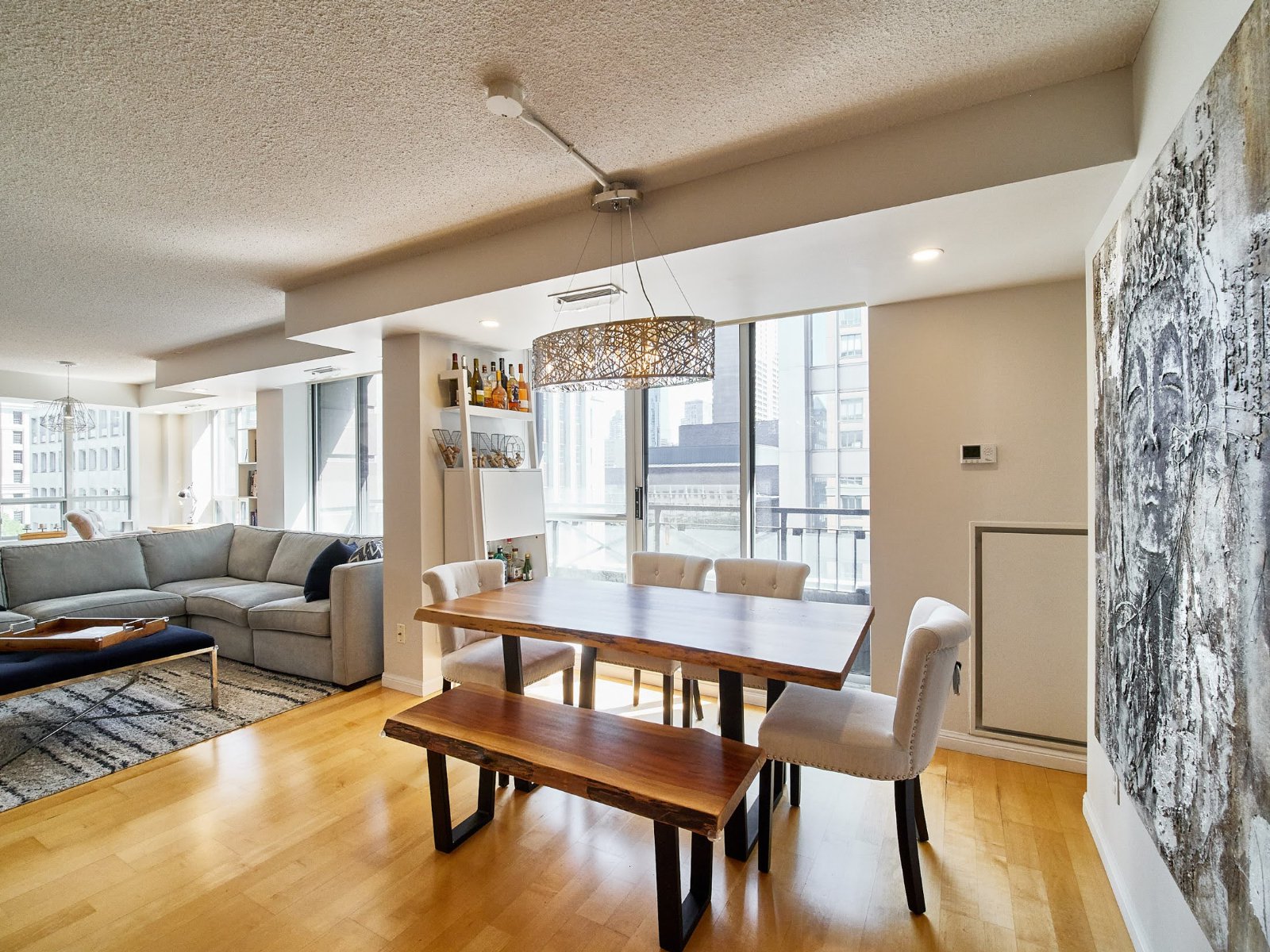 2 Bedroom Apartment for Rent - 140 Simcoe St, Toronto, ON 3