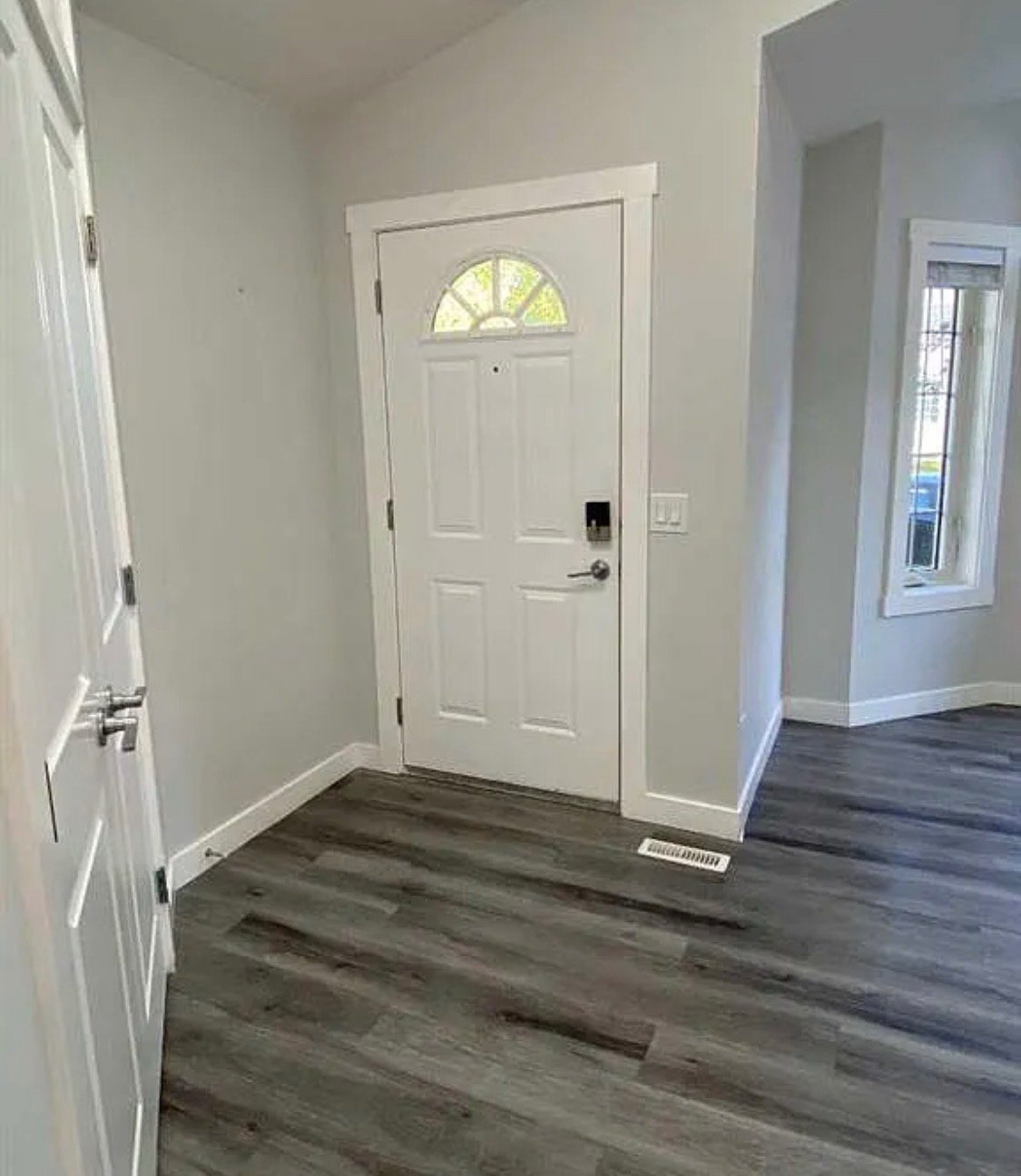 3 Bedroom House for Rent - 92 Covington Ct NE, Calgary, AB 2