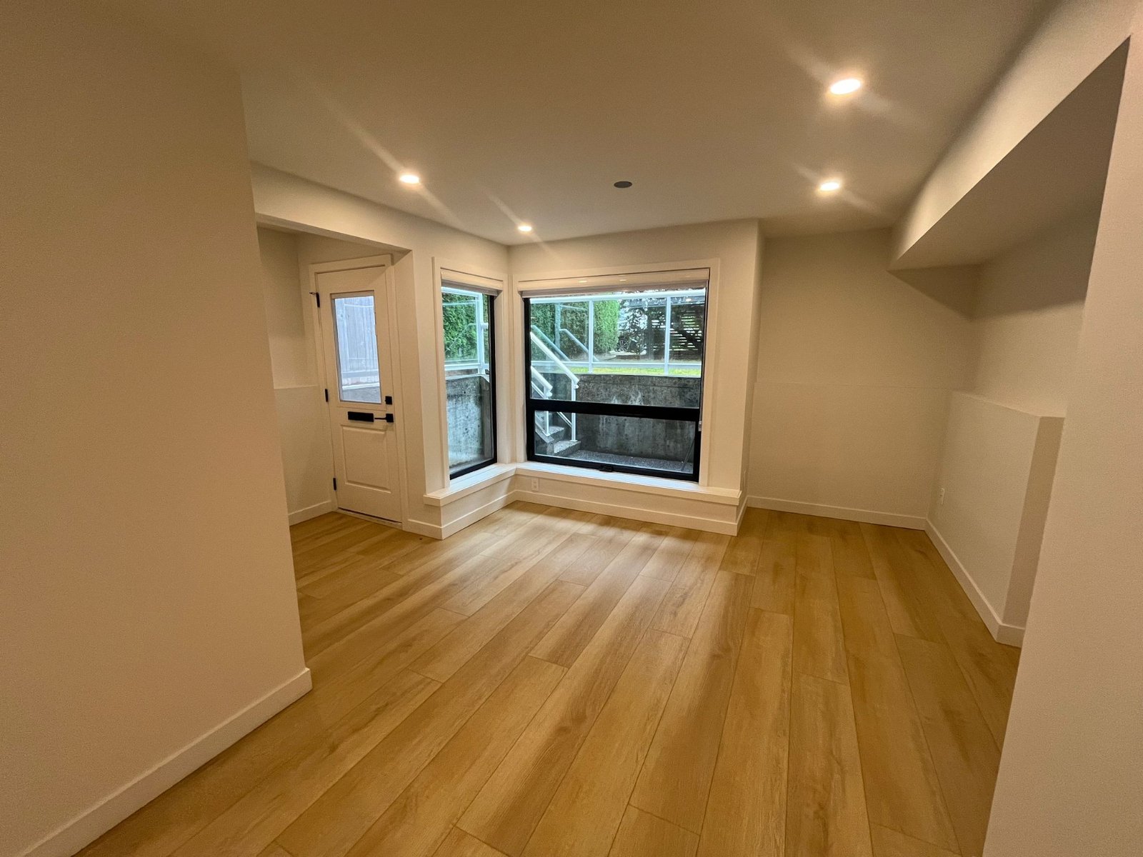 2 Bedroom House for Rent - 4314 W 14th Ave, Vancouver, BC 3