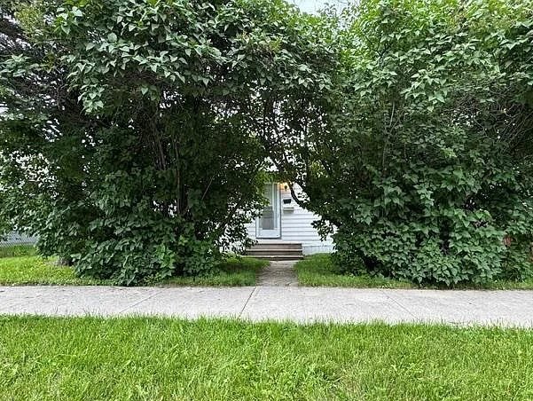 2 Bedroom House for Rent - 729 Martin Ave E, Winnipeg, MB 2