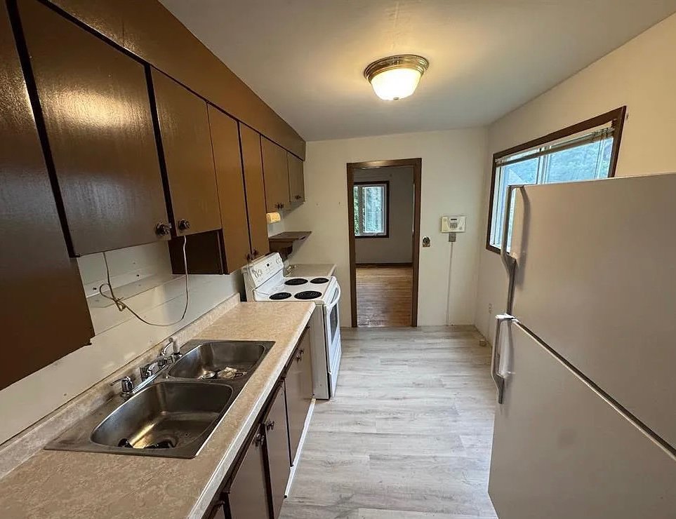 2 Bedroom House for Rent - 729 Martin Ave E, Winnipeg, MB 3