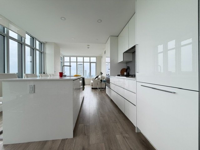 2 Bedroom Apartment for Rent - 10428 Whalley Blvd, Surrey, BC 2