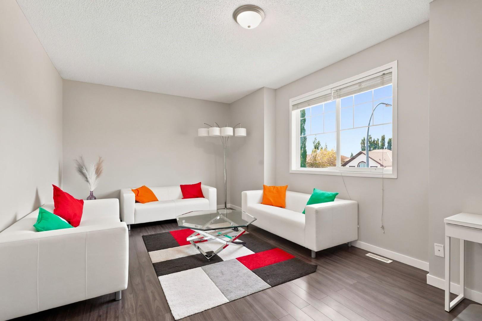 3 Bedroom House for Rent - 88 Rockyledge Cres Nw, Calgary, AB 3
