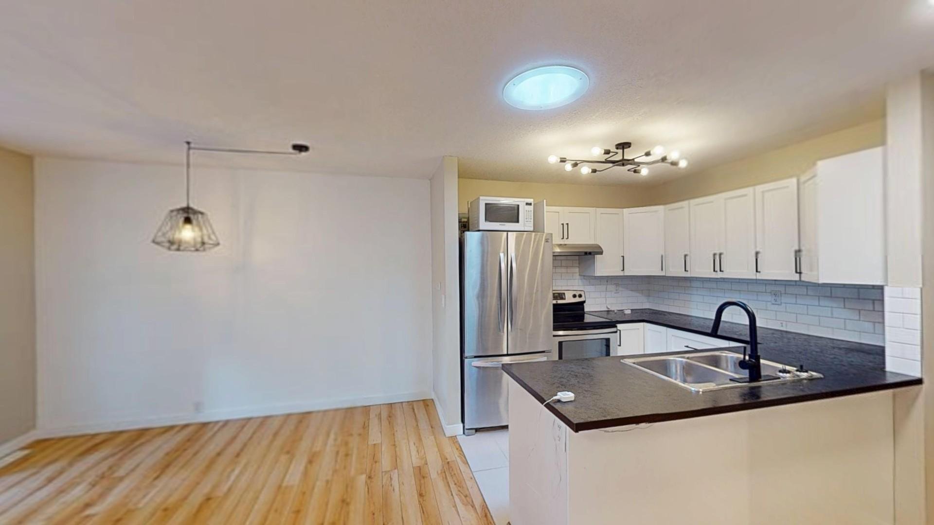 3 Bedroom House for Rent - 125 28 Ave Ne, Calgary, AB 3