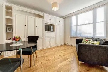 Room in Apartment for Rent - 1305 15 Ave SW, Calgary, AB 2