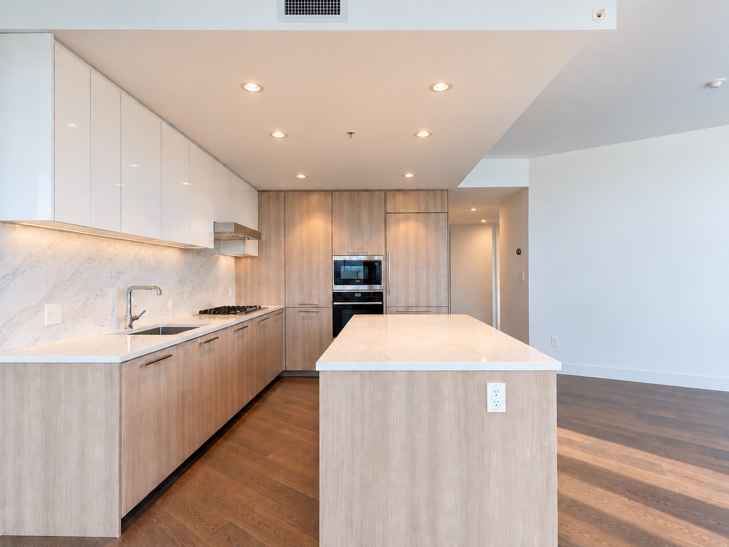 2 Bedroom Apartment for Rent - 8199 Capstan Way, Richmond, BC 4