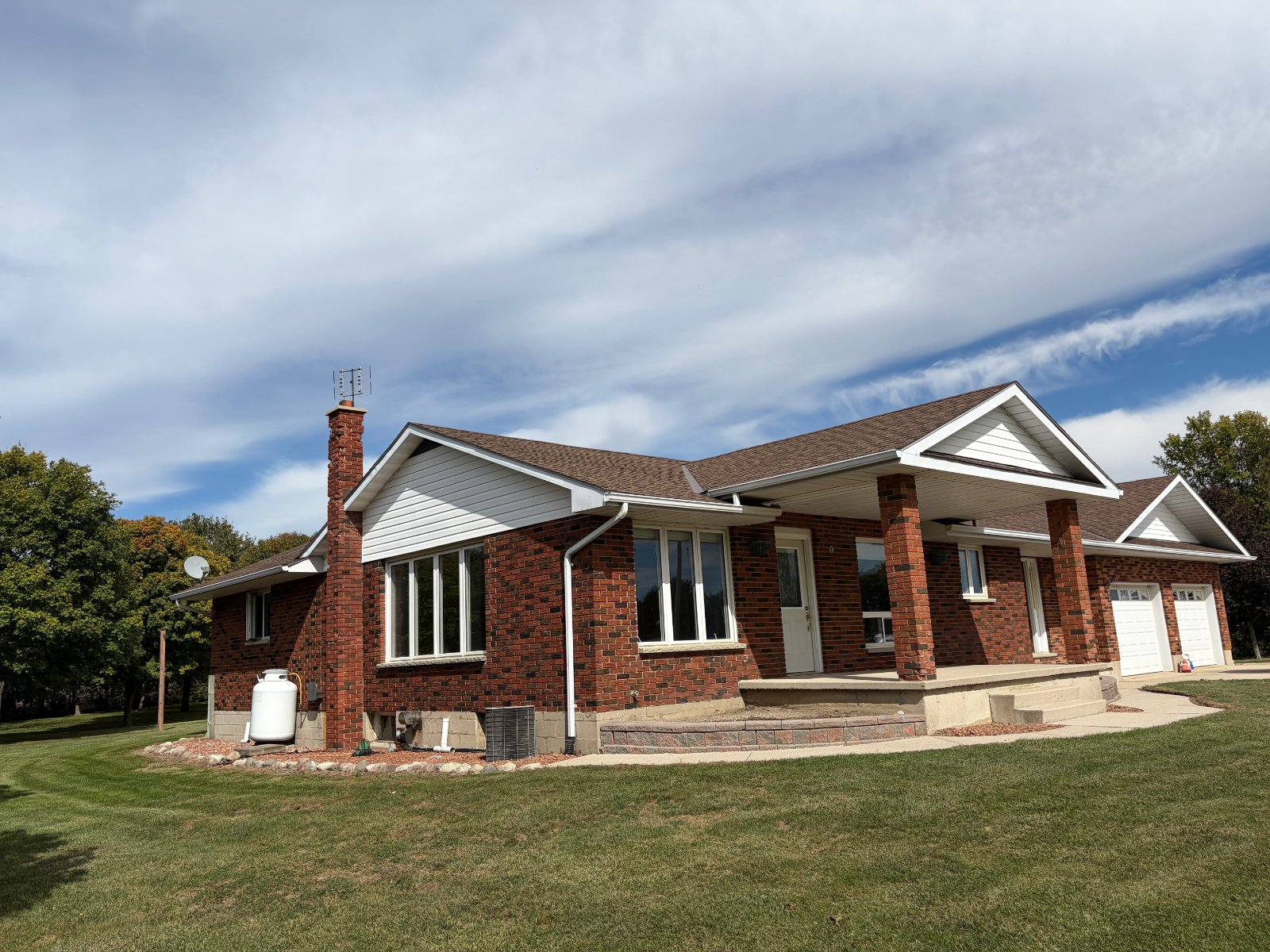3 Bedroom House for Rent - 5898 Aberarder Line, Plympton-Wyoming, ON 3