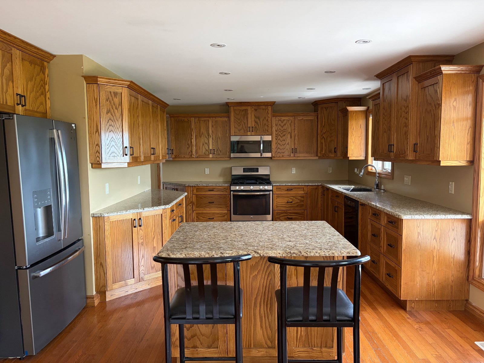 3 Bedroom House for Rent - 5898 Aberarder Line, Plympton-Wyoming, ON 5