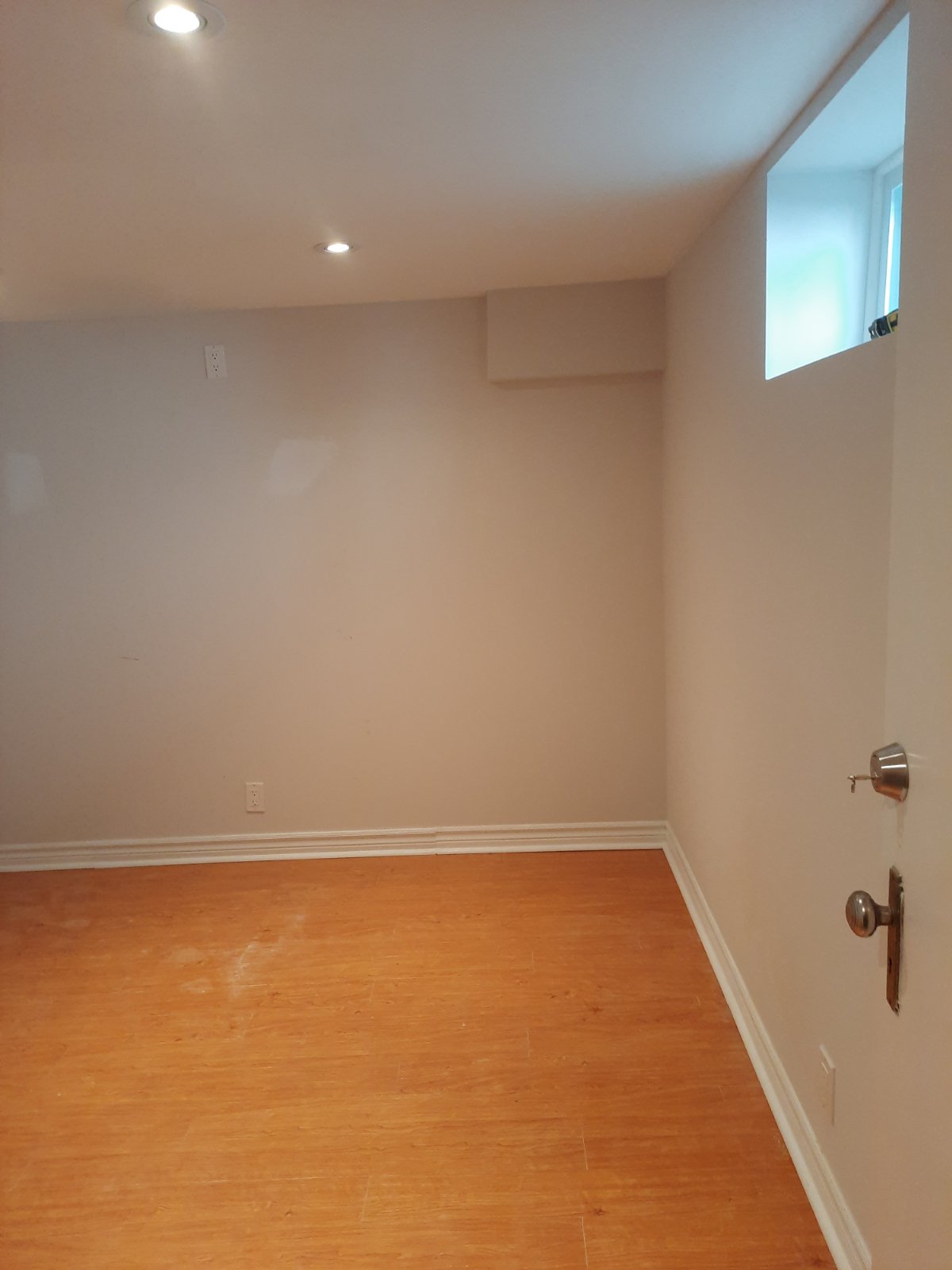 2 Bedroom Private Suite for Rent - Binswood Ave, York, ON 2