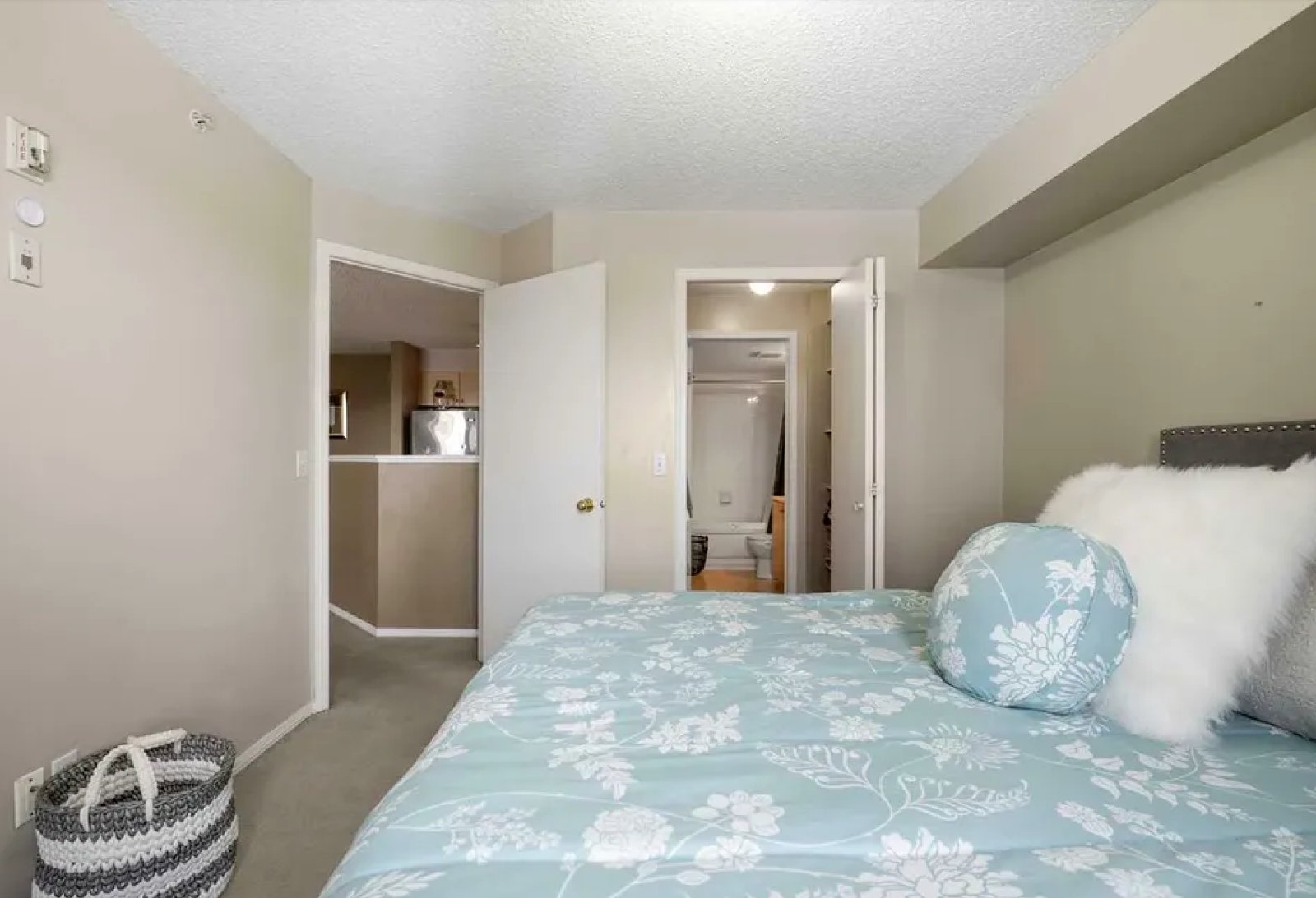 2 Bedroom Apartment for Rent - 2600 66 St NE, Calgary, AB 3