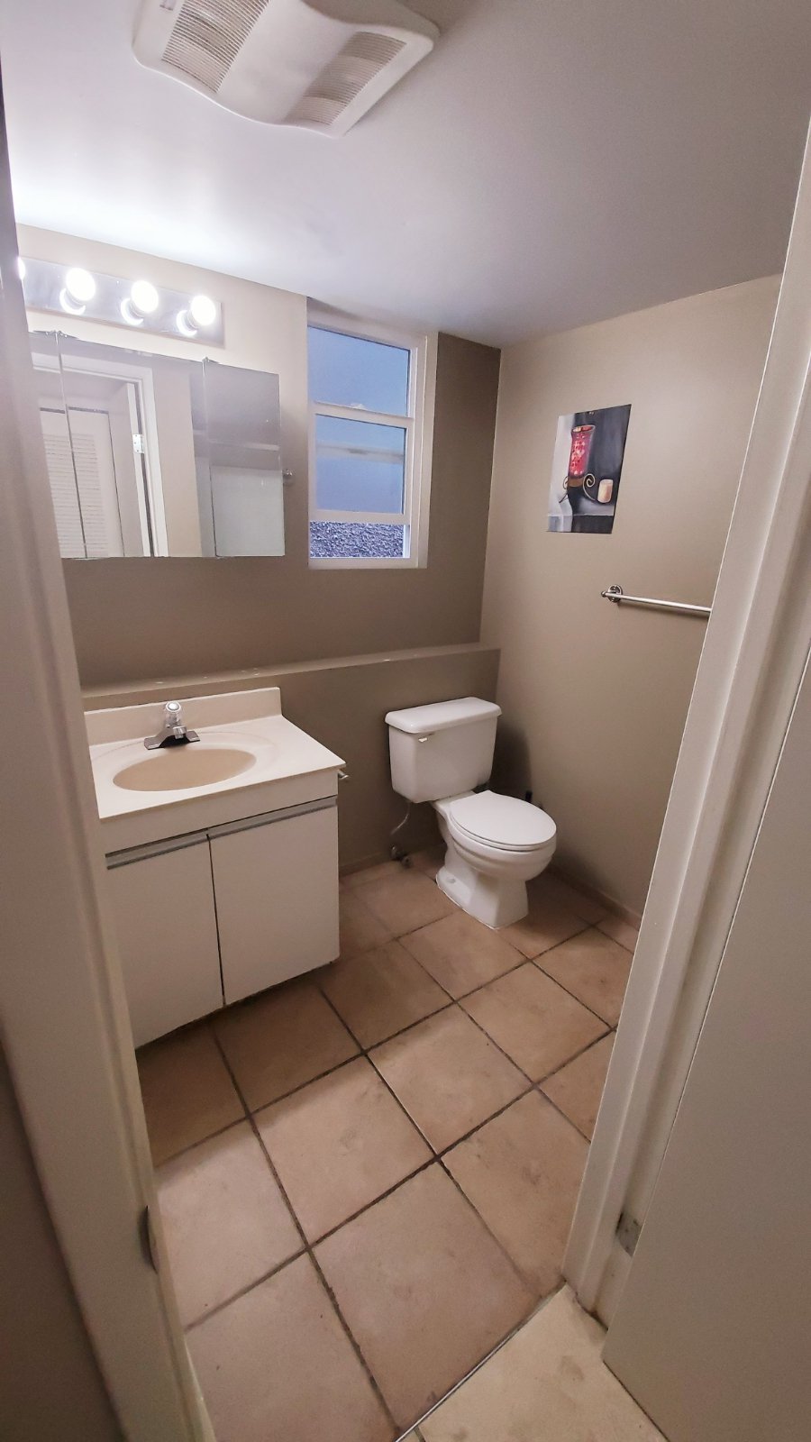 Room in House for Rent - W 18th Ave, Vancouver, BC 3
