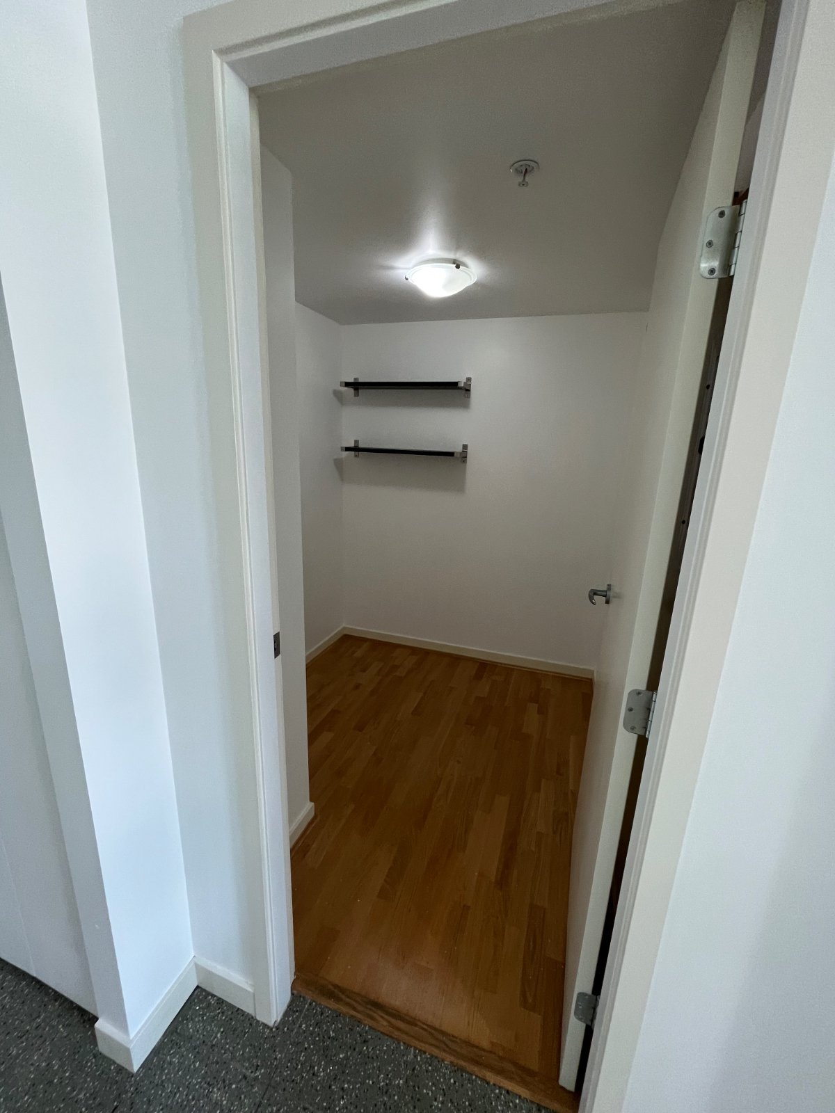 Studio Apartment for Rent - 939 Expo Blvd, Vancouver, BC 5