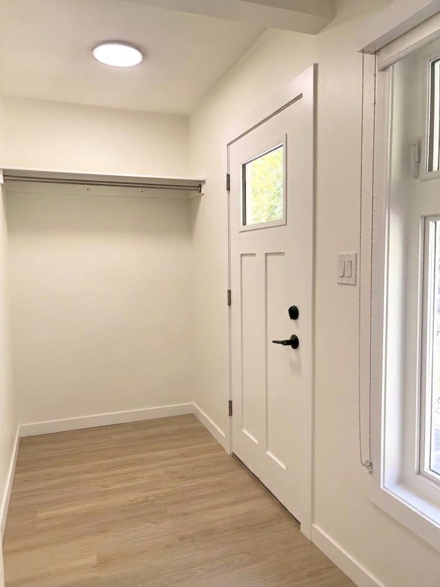 3 Bedroom House for Rent - 2056 E 50th Ave, Vancouver, BC 2