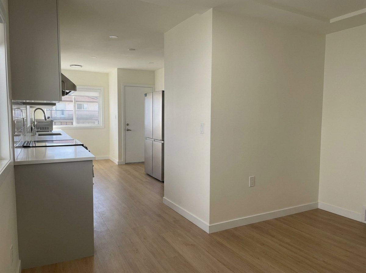 3 Bedroom House for Rent - 2056 E 50th Ave, Vancouver, BC 5