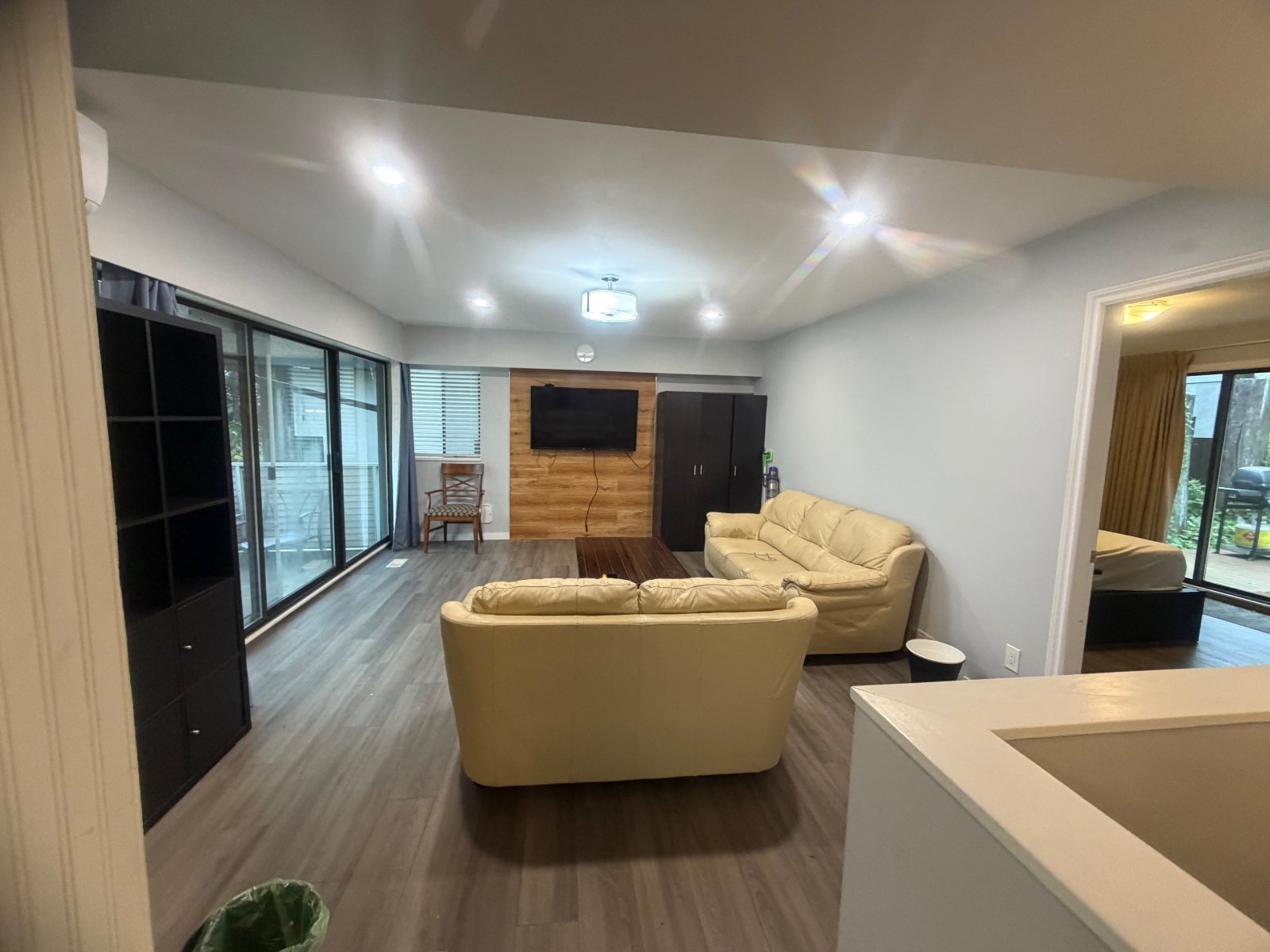 2 Bedroom Private Suite for Rent - Shavington St, North Vancouver District, BC 3