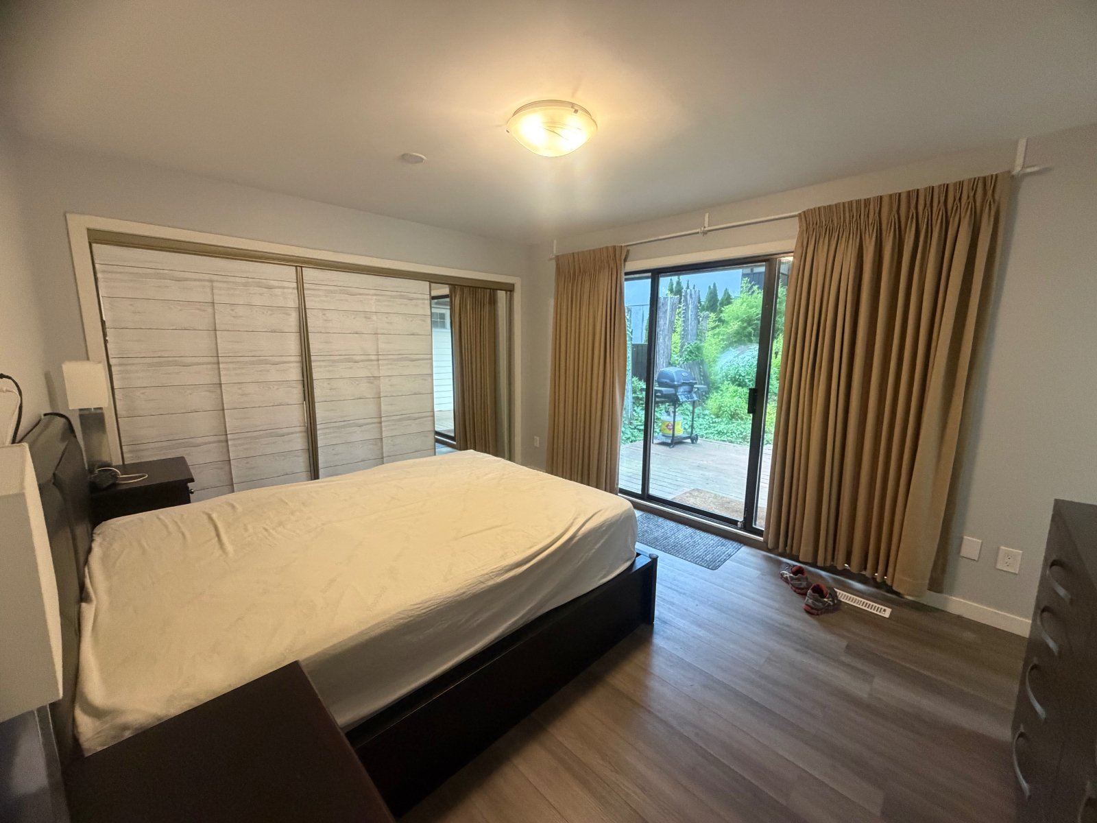 2 Bedroom Private Suite for Rent - Shavington St, North Vancouver District, BC 4