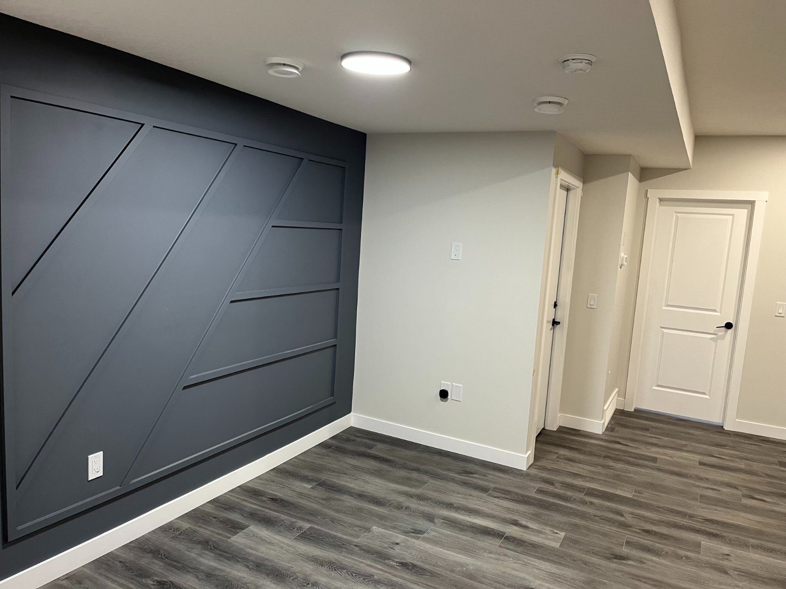 2 Bedroom Private Suite for Rent - 115 Creekview Gdns SW, Calgary, AB 2