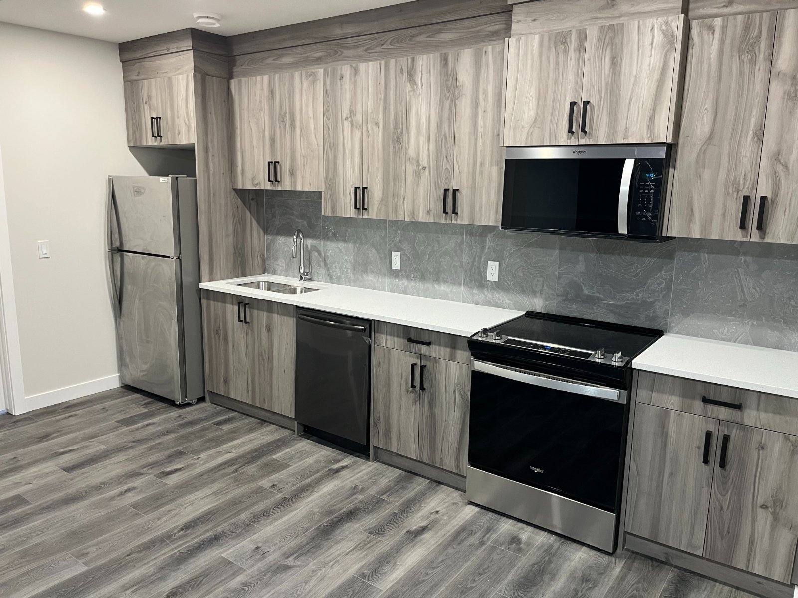 2 Bedroom Private Suite for Rent - 115 Creekview Gdns SW, Calgary, AB 3