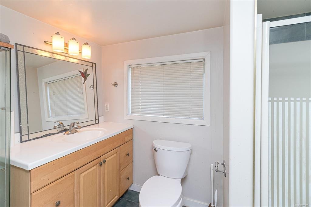 1 Bedroom Apartment for Rent - Falmouth Rd, Saanich, BC 2