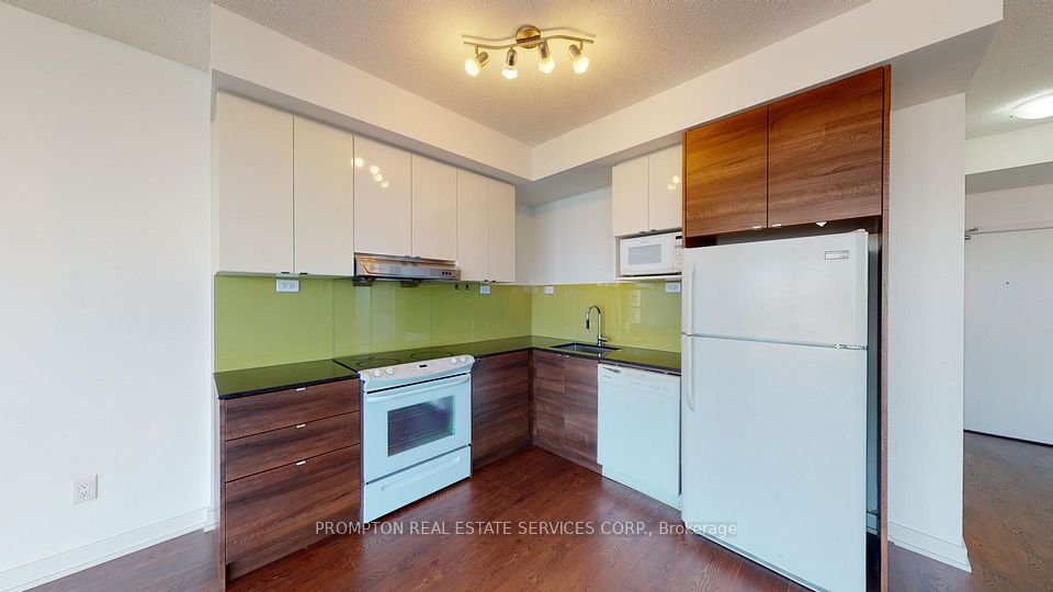 2 Bedroom Apartment for Rent - 121 Mcmahon Drive, Toronto, ON 3