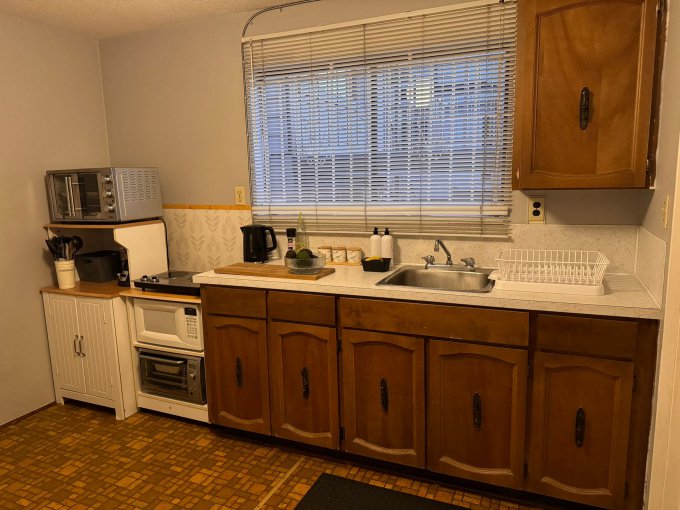 Room in House for Rent - E 39th Ave, Vancouver, BC 3