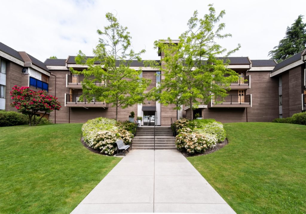 Studio Apartment for Rent - 720 Queens Ave, New Westminster, BC 2