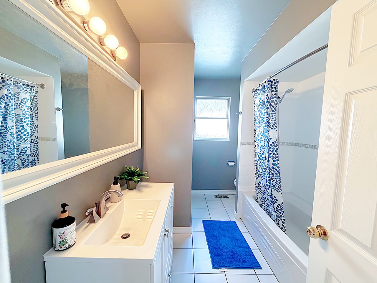 Room in House for Rent - 8162 Cartier St, Vancouver, BC 2