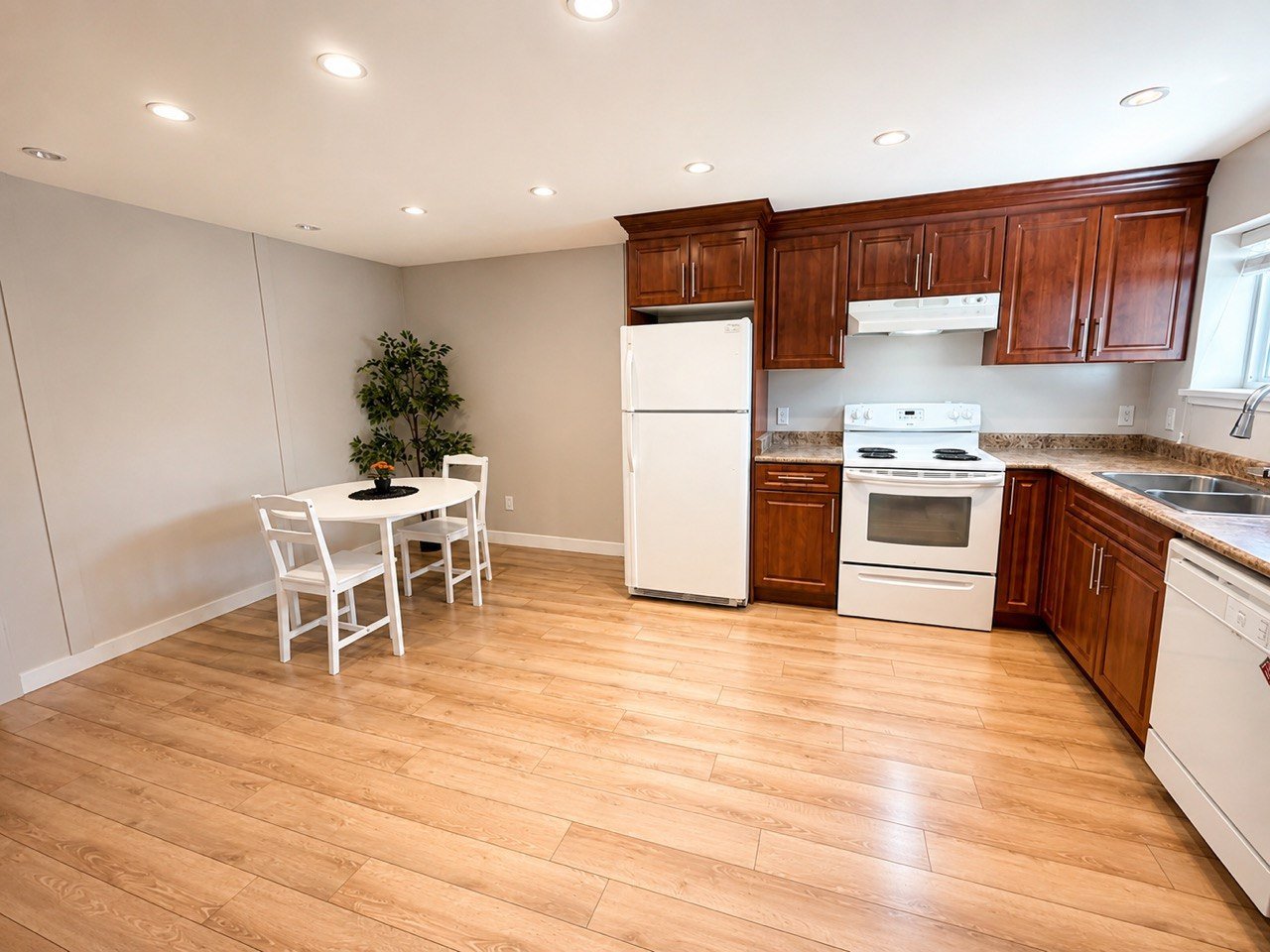 Room in House for Rent - 651 Harrison Ave, Coquitlam, BC 4