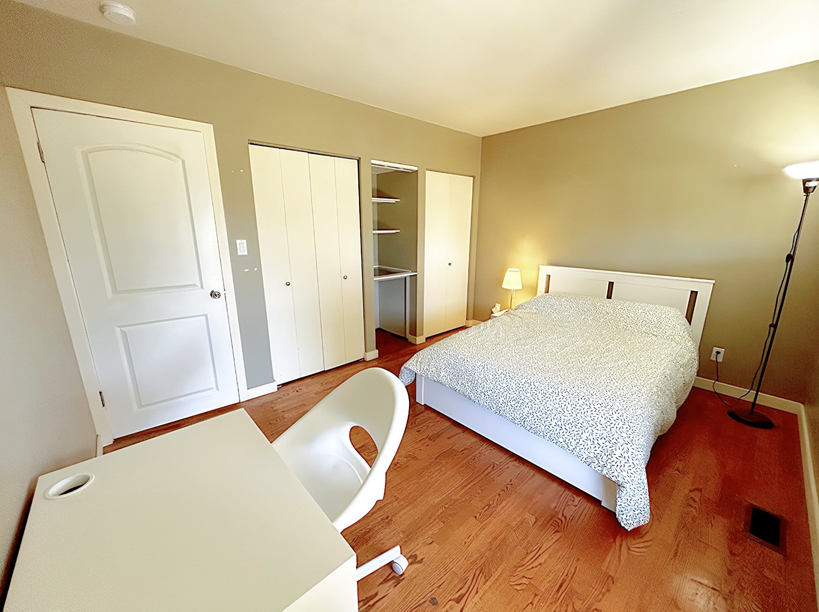 Room in House for Rent - 2051 Mahon Ave, North Vancouver, BC 3