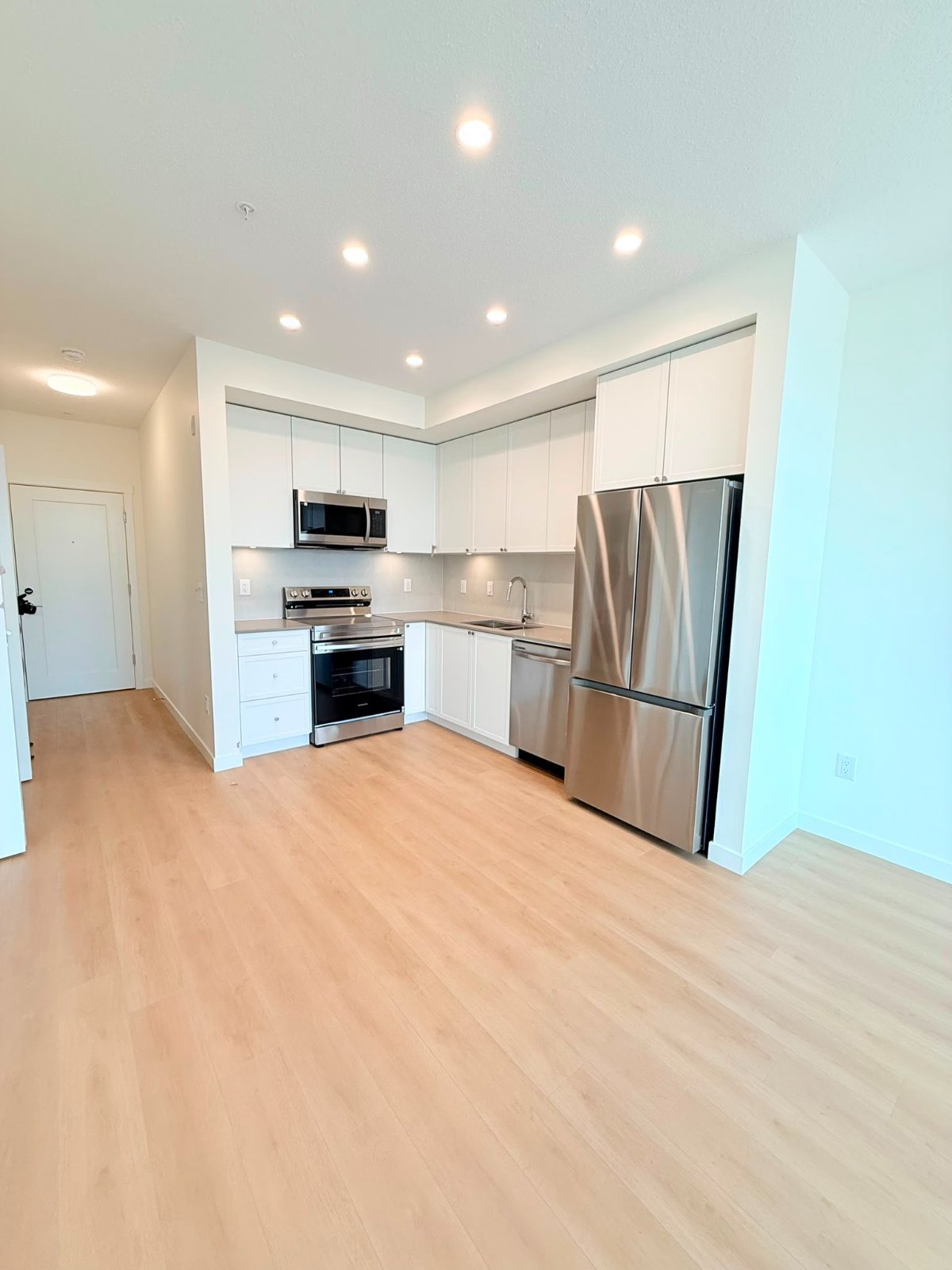 2 Bedroom Apartment for Rent - 15780 Fraser Hwy, Surrey, BC 4
