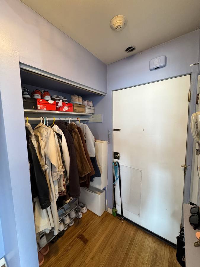 Room in Apartment for Rent - 1516 Burnaby St, Vancouver, BC 5