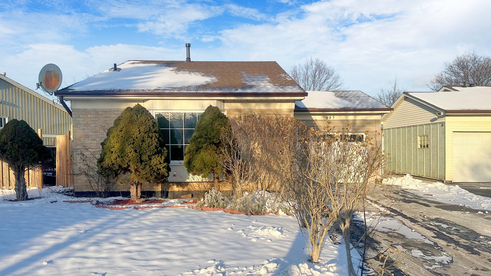 3 Bedroom Private Suite for Rent - 257 John Tabor Trl, Scarborough, ON 2