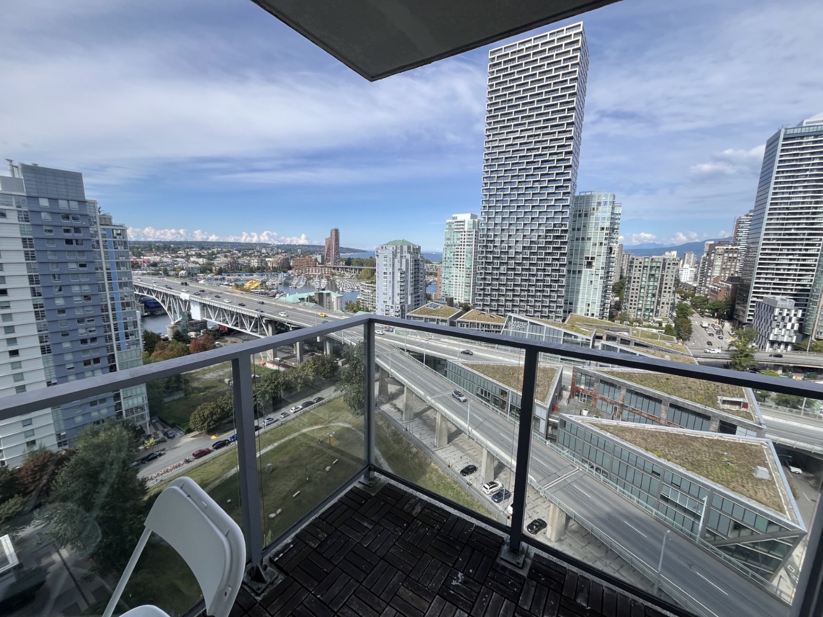 2 Bedroom Apartment for Rent - 550 Pacific St, Vancouver, BC 2