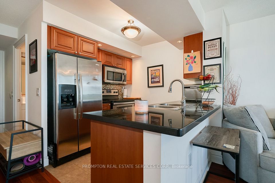 2 Bedroom Apartment for Rent - 500 Doris Avenue, Toronto, ON 5