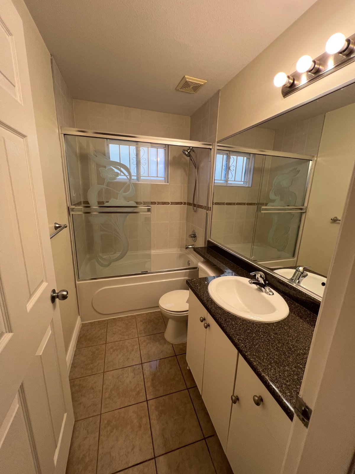2 Bedroom Basement Suite for Rent - Victoria Drive, Vancouver, BC 2