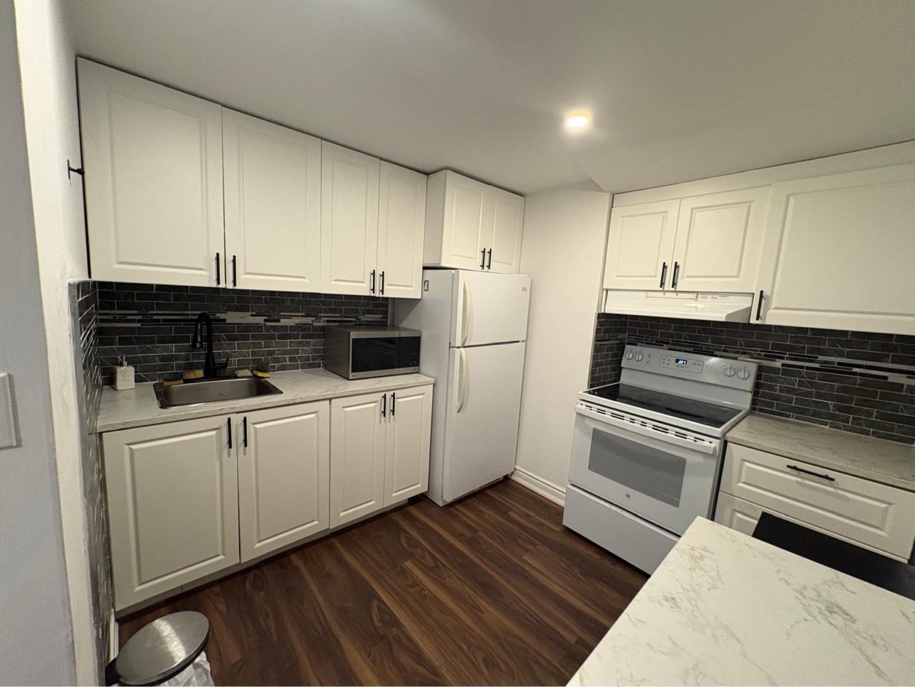 2 Bedroom Apartment for Rent - Harris Crescent, Mississauga, ON 2