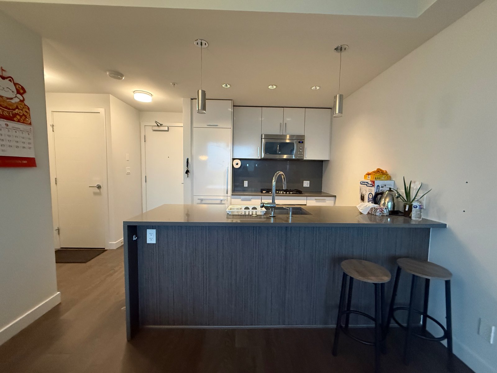 2 Bedroom Apartment for Rent - 5599 Cooney Rd, Richmond, BC 4